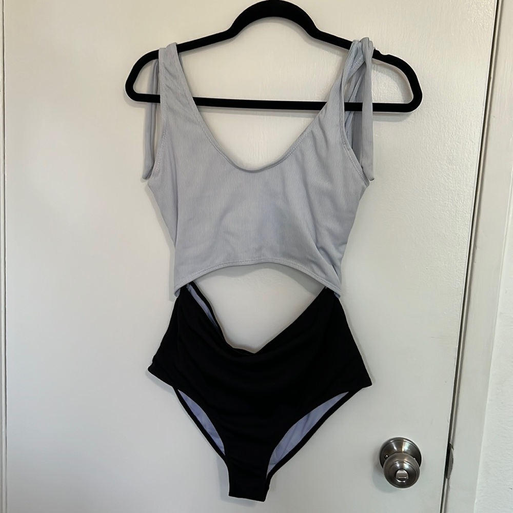 SHEIN Bathing suit